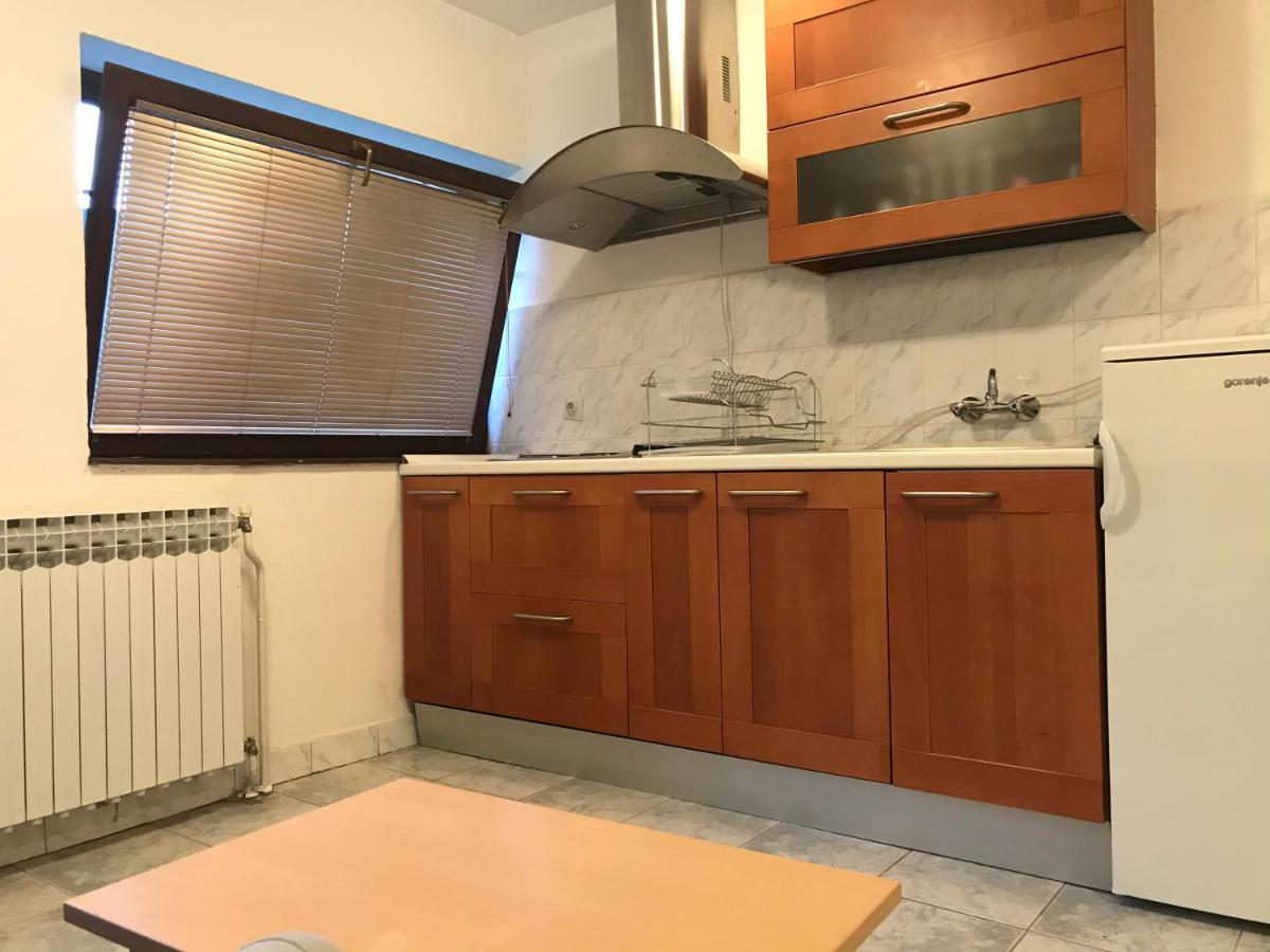 Apartmani Kosuta Tjentiste Eksteriør billede